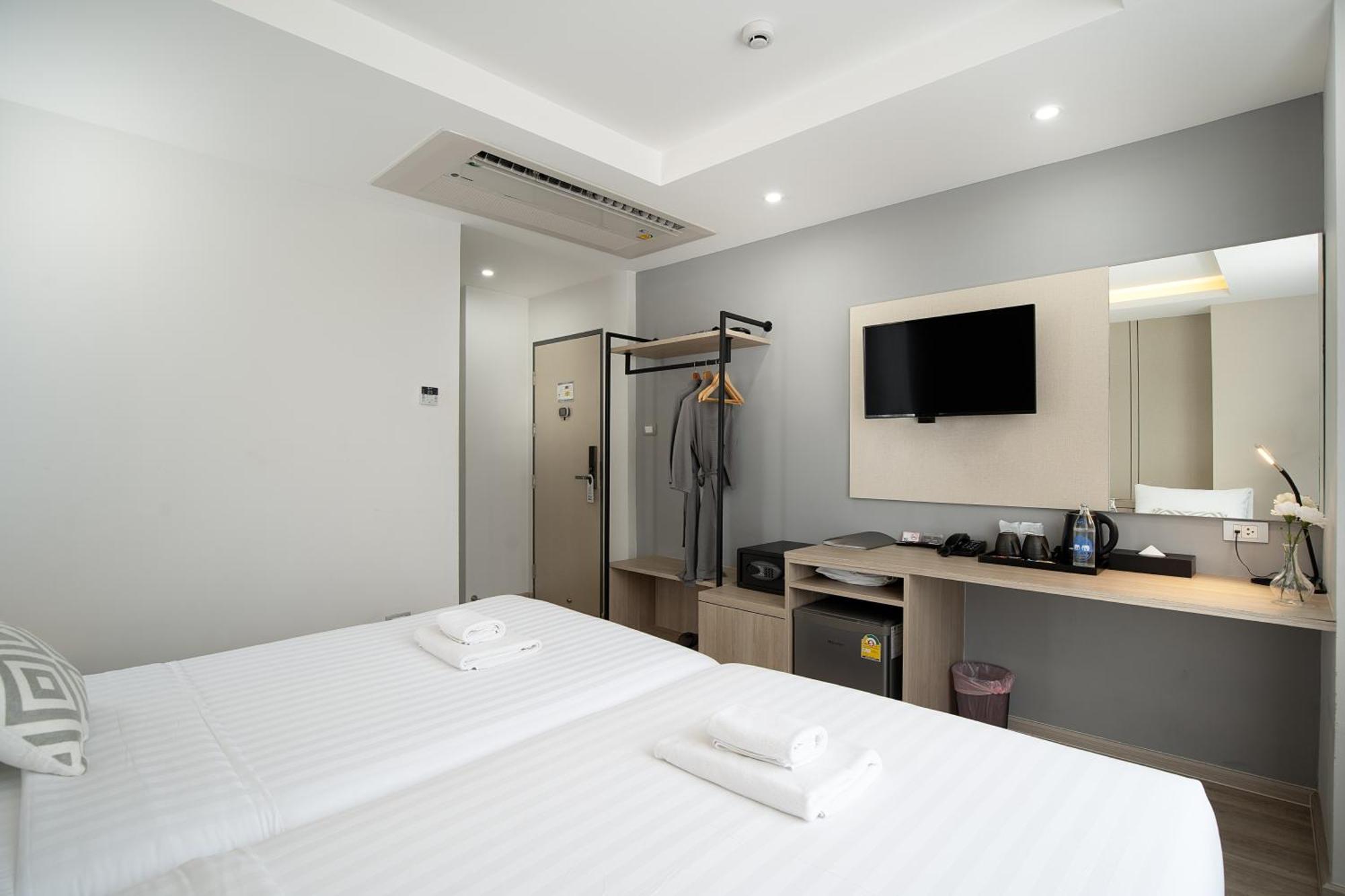 The Riski Hotel At Bangphlat Station Sha Bangkok Zewnętrze zdjęcie