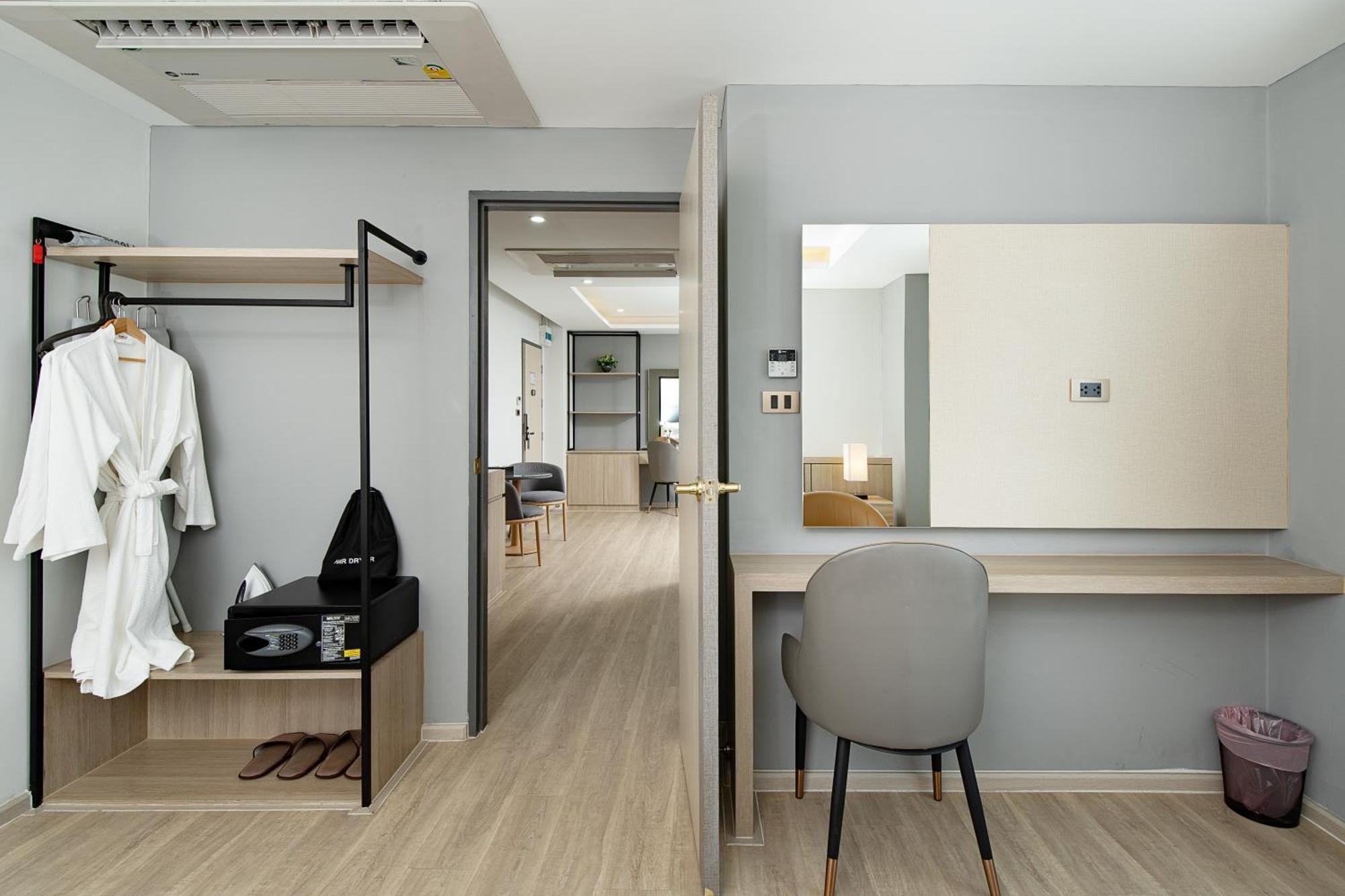 The Riski Hotel At Bangphlat Station Sha Bangkok Zewnętrze zdjęcie