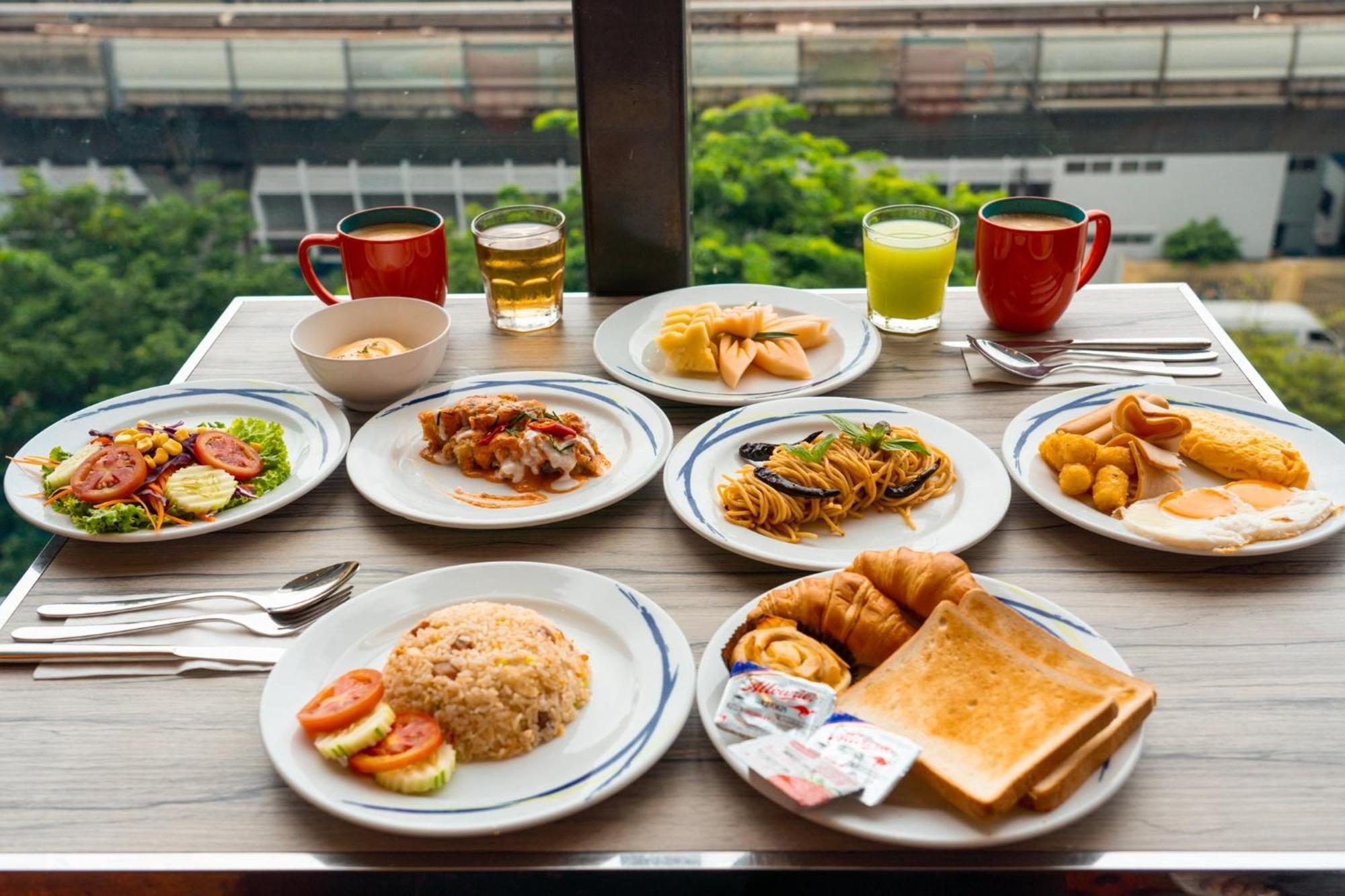 The Riski Hotel At Bangphlat Station Sha Bangkok Zewnętrze zdjęcie
